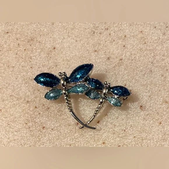 Elegant Blue Dragonfly Brooch - Picture 1 of 3